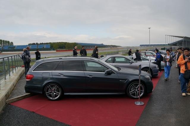 イギリスのシルバーストーン・サーキット発表イベント直前のようす