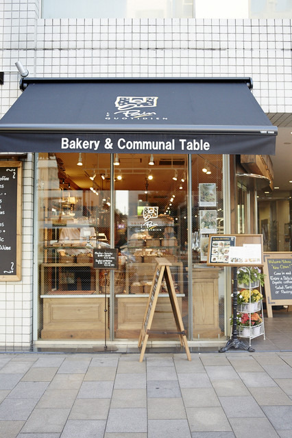 日本3号店は、今年の4月にオープン。店内では、朝食、もランチ、ディナーまで様々な料理も楽しめる