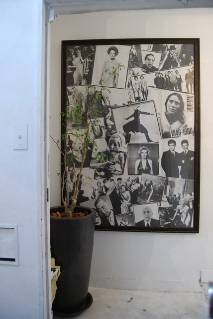 「HAICARA」入口に飾られた、リチャード・アヴェドンのポスター
