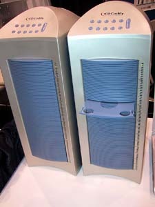 [COMDEX Fall 2002速報（現地21日）]変わりダネ（3）〜スパイ用ビデオカメラ／9,500枚のCDを1台のPCで管理ほか