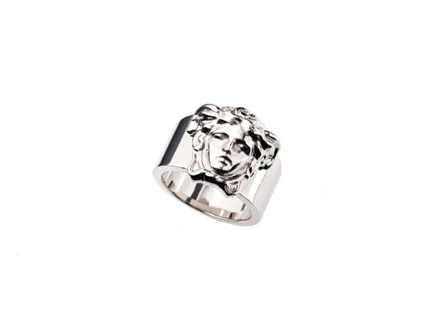 Medusa metal ring