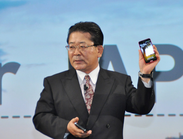 日本向けにローカライズされた新型スマートフォン「GALAXY J」