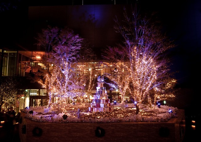 東急プラザ表参道原宿で開催中の「OMOHARA WHITE CHRISTMAS」