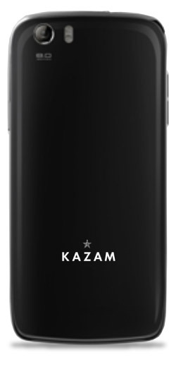 「KAZAM THUNDER」背面。メインカメラは800万画素