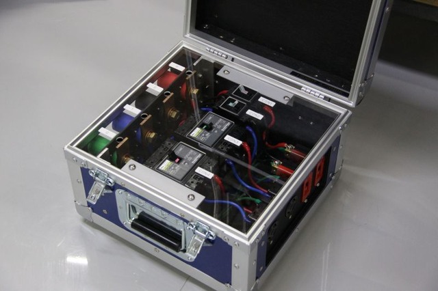 三相200Vの電源ボックス。シネ・フォーカスの現場ノウハウがつまった特注品