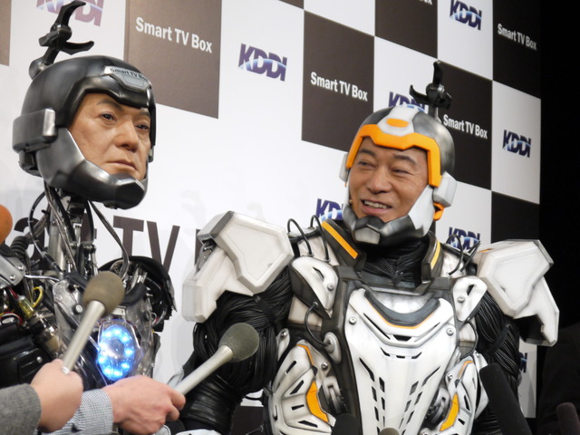 松平健、本人そっくりのロボットに対面！松平健、本人そっくりのロボットに対面！
