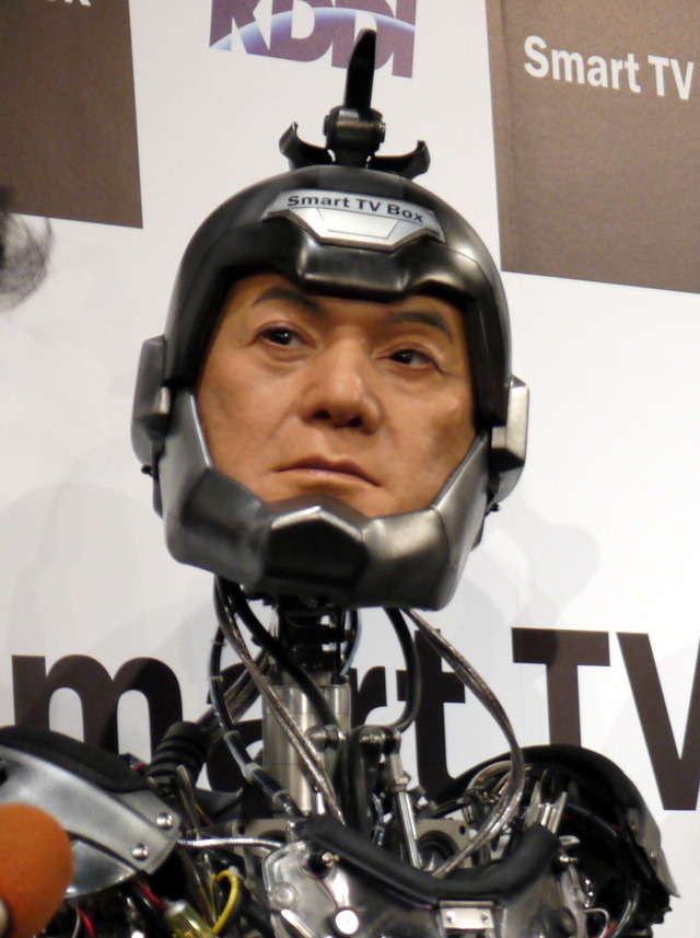 松平健、本人そっくりのロボットに対面！