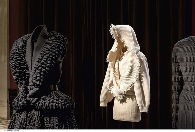 パリのガリエラ服飾美術館で開催中のアライア展