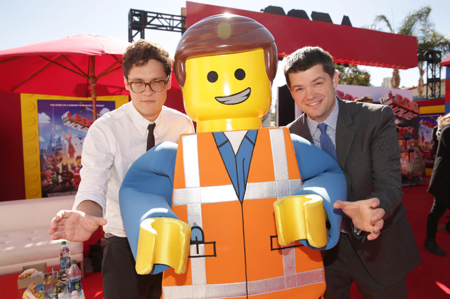 監督のフィル・ロード（左）＆クリストファー・ミラー（右）／『LEGO(R) ムービー』LAプレミア
