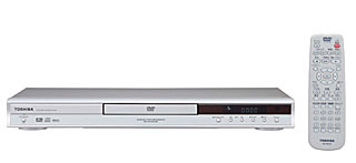 　東芝は24日、DVDプレーヤー搭載15V型液晶テレビ「SD-P5000」と普及価格帯のDVDプレーヤー「SD-260J」を発表した。価格はいずれもオープンで、発売日はSD-P5000が8月16日、SD-260Jが7月16日。