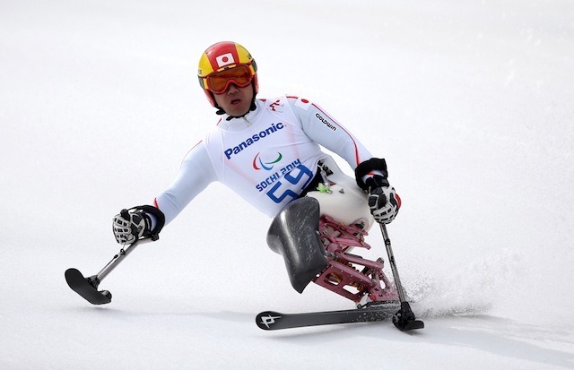 ソチ冬季パラリンピック、アルペンスキー男子滑降座位、鈴木猛史選手　(c) Getty Images