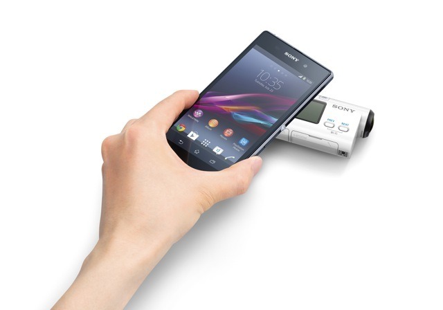 NFC対応でスマートフォン/タブレットからリモート撮影などの操作も可能