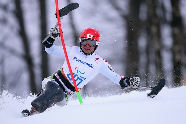 ソチ冬季パラリンピック、アルペンスキー男子回転座位、鈴木猛史選手　(c) Getty Images