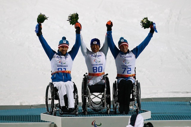 ソチ冬季パラリンピック、アルペンスキー男子回転座位、表彰式　(c) Getty Images