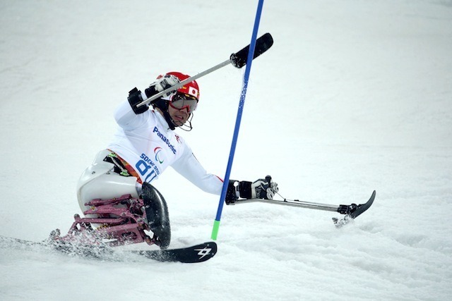 ソチ冬季パラリンピック、アルペンスキー男子回転座位、鈴木猛史選手　(c) Getty Images