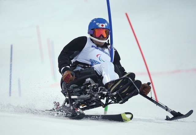 ソチ冬季パラリンピック、アルペンスキー男子回転座位、狩野亮選手　(c) Getty Images