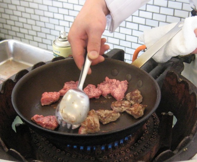 「函館国際ホテル」では朝食からステーキの提供も