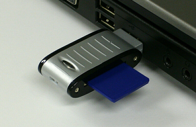 接続例（USBアダプタ使用時、PCは付属しない）