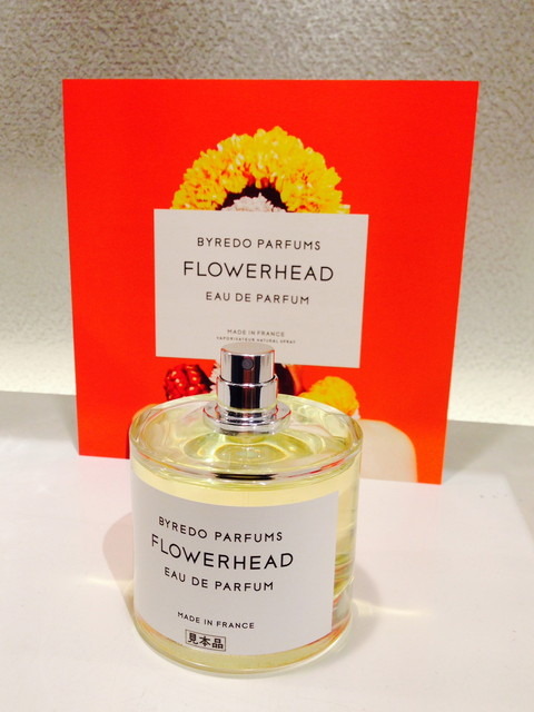 新作「フラワーヘッド（FLOWERHEAD）」は、花嫁のような美しさを香りで表現したフレグランス