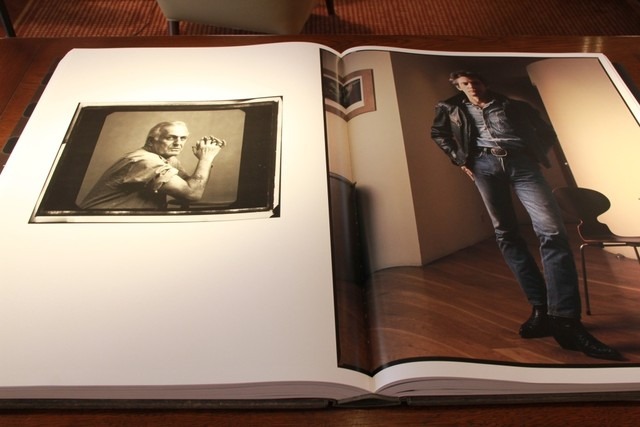 アニー・リーボヴィッツの巨大写真集「SUMO BOOK」