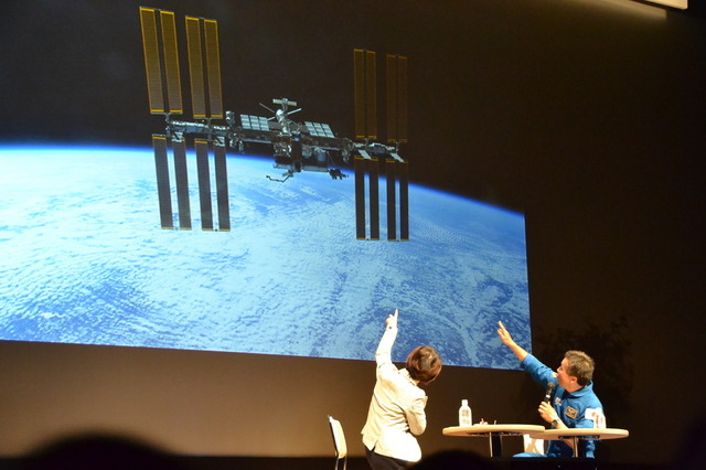 ISS日本実験棟「きぼう」の形状を「茶筒」と紹介