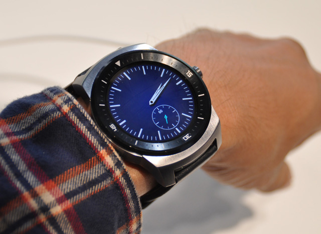 Android Wear搭載スマートウォッチ「LG G Watch R」