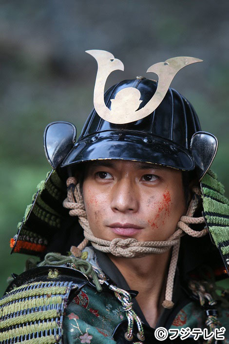 武者姿に挑む向井理