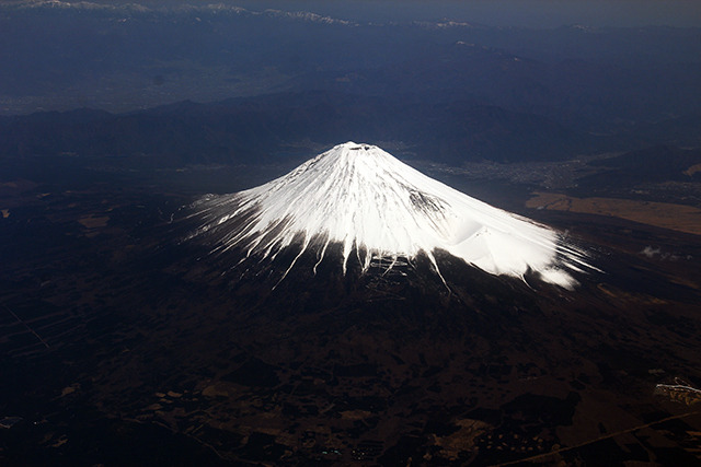 沖縄行き機内から富士山が見えた《撮影 大野雅人》