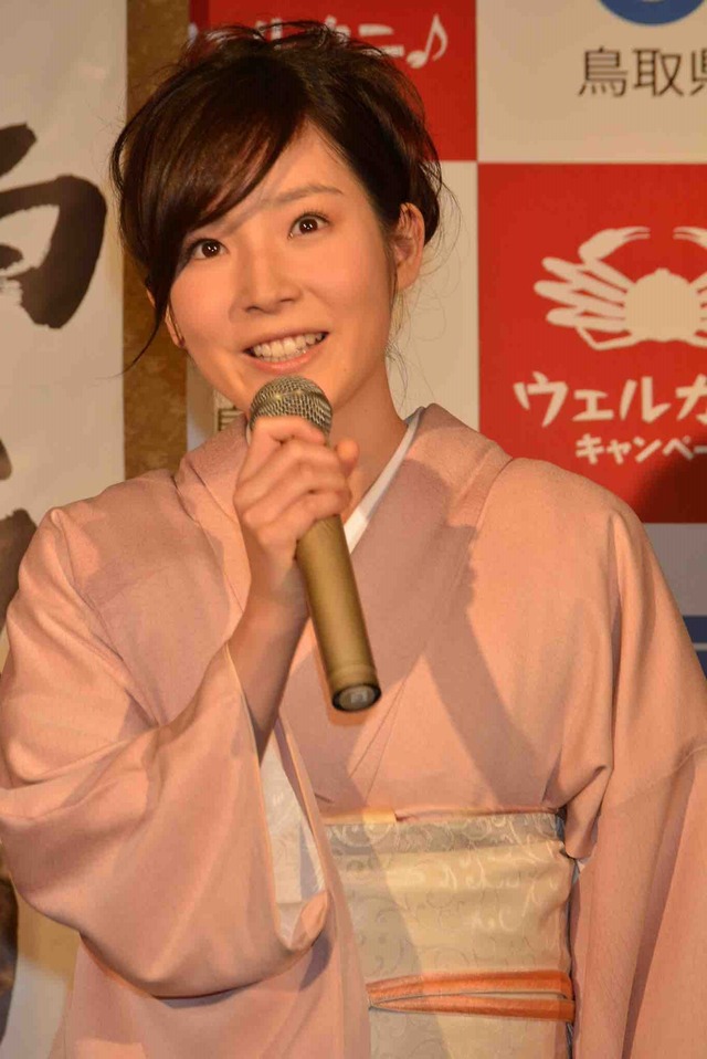 蓮佛美沙子、旬の松葉ガニをアピール！