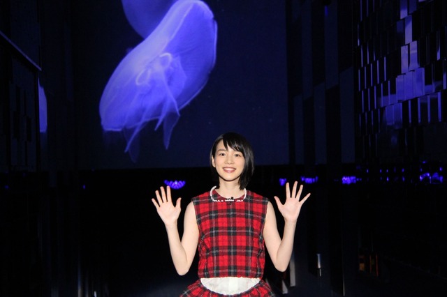 能年玲奈、さかなクンにフラれる!? すみだ水族館一日飼育員に！