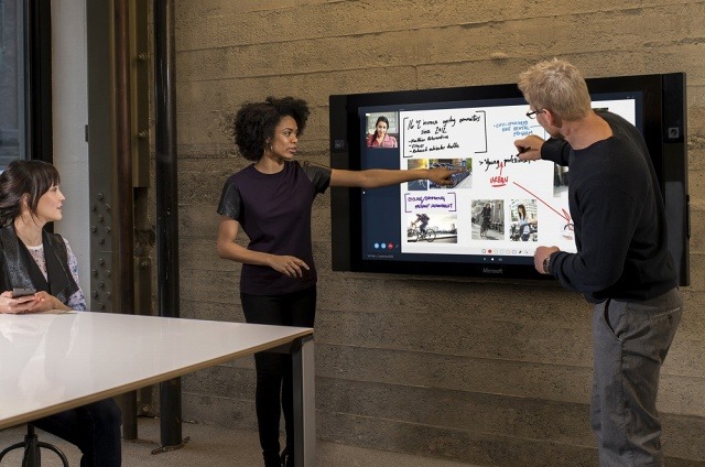 会議システム「Surface Hub」利用イメージ