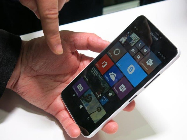 「Lumia 640 XL」