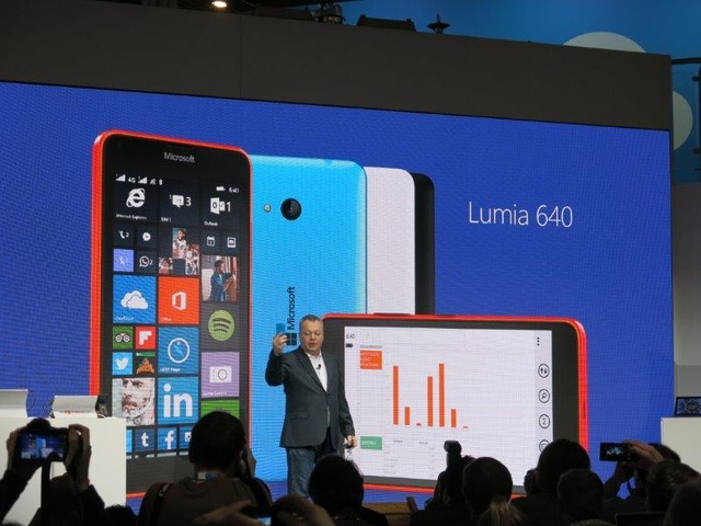 プレスカンファレンスで「Lumia 640」、「Lumia 640 XL」が発表