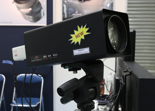 「HZ62X1235」はf=12.5-775mm(デジタルズーム・1,550mm相当)／F値3.5-7という超望遠ズームレンズ