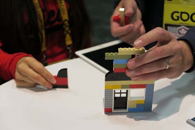 【GDC 2015】レゴの建物を撮影すると、そのままゲームに登場！レゴ＋ARが凄い