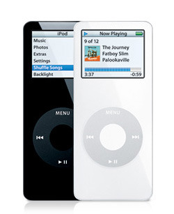第1世代iPod nanoのブラックとホワイトモデル