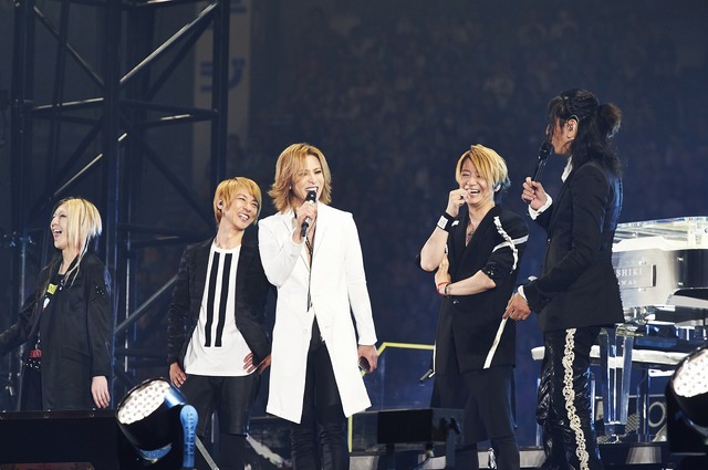 GLAY20周年ライブにサプライズ出演したYOSHIKIとGLAYメンバー