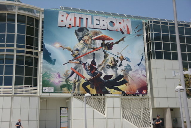 【E3 2015】開幕直前の会場の様子をレポート！今年目立ってるゲームはどれ?