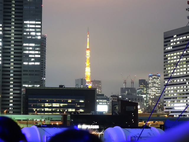 出航すると進行方向右手に見えてくる東京タワーも【写真：田中】
