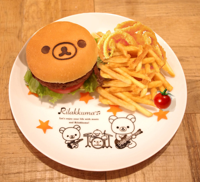 渋谷店「リラックマのまくまくハンバーガー」　(C)2015 San-X Co., Ltd. All Rights Reserved.