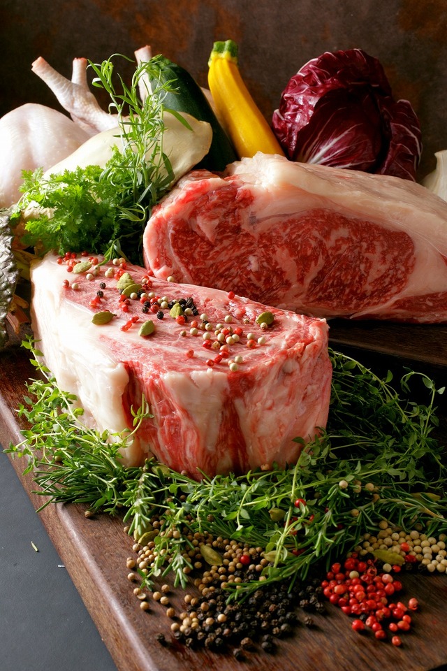 「PERFECTグルメ＆SATSUKIスイーツ　グルナジー2015」で提供される肉料理