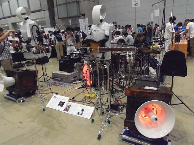 KIMURA（TASKO inc.）のロボットマシンバンド「MMI-anmbient works 2015」