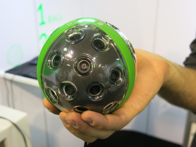 360度×360度の全方位を撮影できるボール型カメラ「Panono」