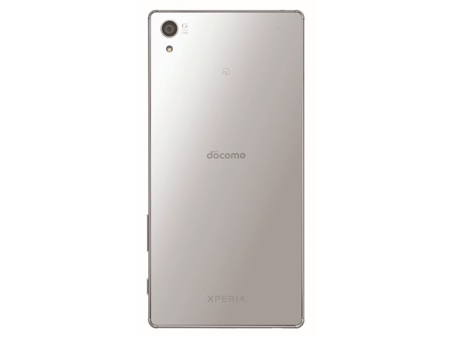 「Xperia Z5 Premium SO-03H」背面。カメラは2300万画素