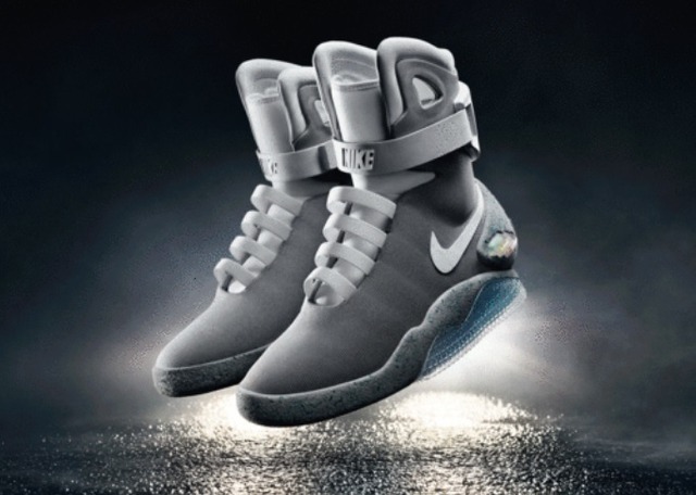 「THE 2015 Nike Mag」