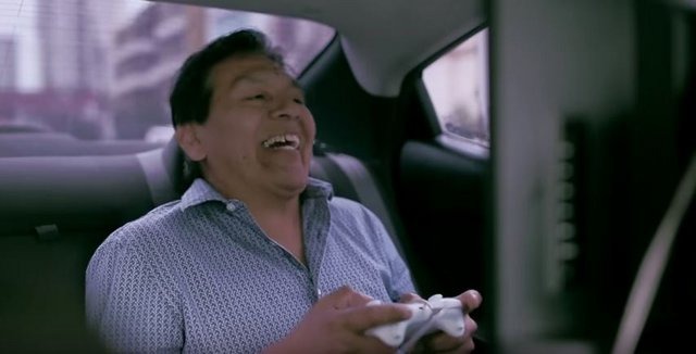 車内で『マリオカート8』が遊べるタクシー「ゲームカー」出現、ペルーを走行中