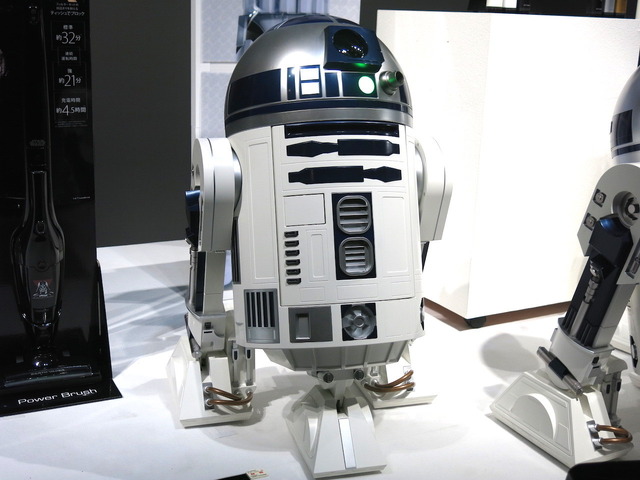 「R2-D2型移動式冷蔵庫」（撮影：編集部）