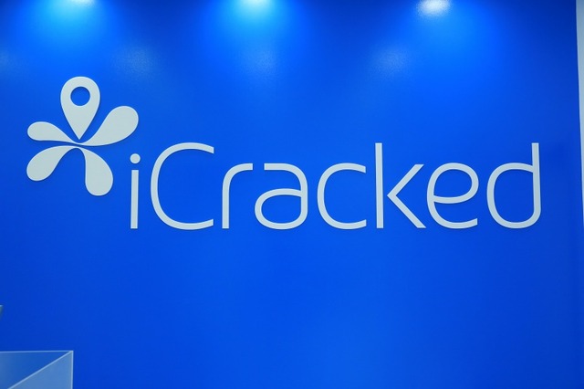 「iCracked」ロゴ