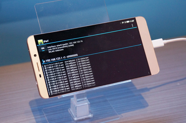 11adの通信規格に対応するLetvのスマートフォン。Snapdragon 820を搭載する