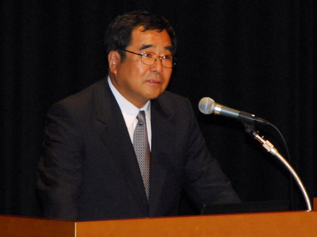 　富士通のプライベートイベント「富士通フォーラム 2008」では、同社の代表取締役社長の黒川博昭氏が基調講演「フィールド・イノベーションを加速する」を行った。